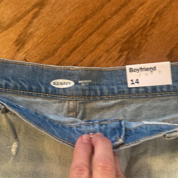 NWT Old Navy, boyfriend jean shorts, size 14, distressed, high waisted - Picture 4 of 9